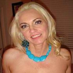 GirlfriendsFilms Busty MILFs Bathtub Sex
